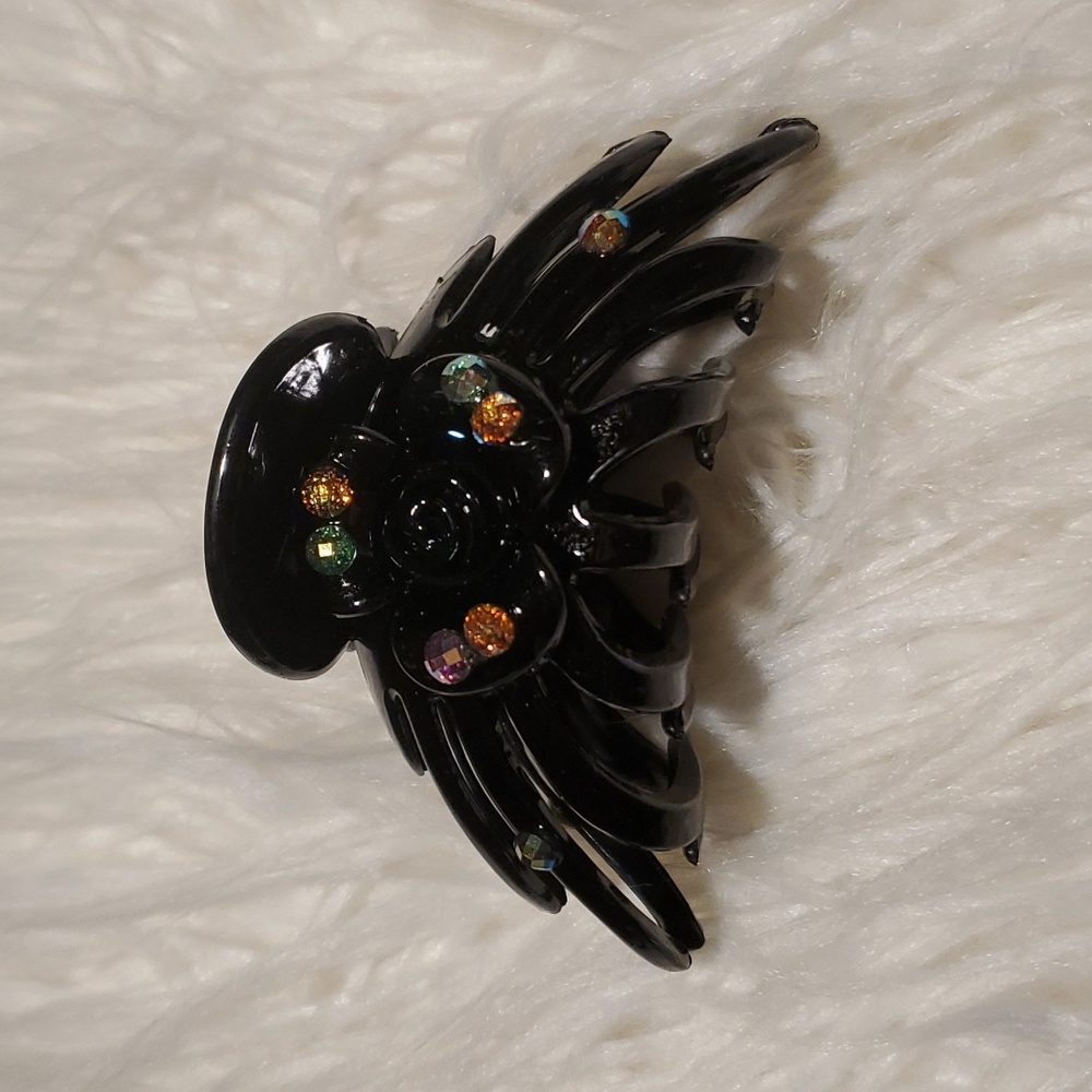 Tiff 'N Tam hair clip